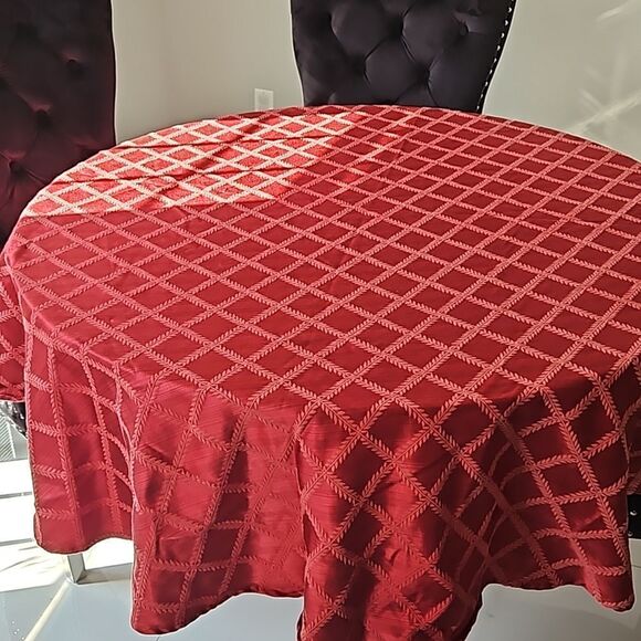 Lenox American By Design Round Tablecloth Red 70" - Picture 2 of 16